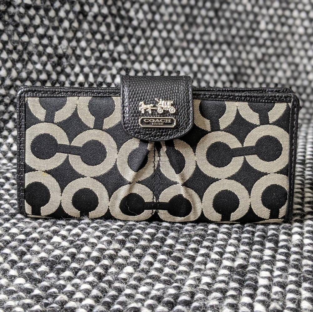 NWOT COACH Op Art sateen skinny wallet